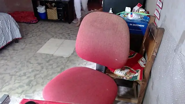 Barbiegomez online show from April 30, 2026, 6:04 pm