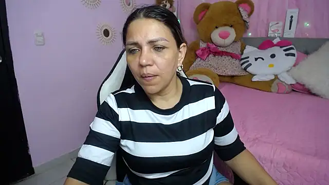 cum bigass online show from November 4, 2025, 11:58 am