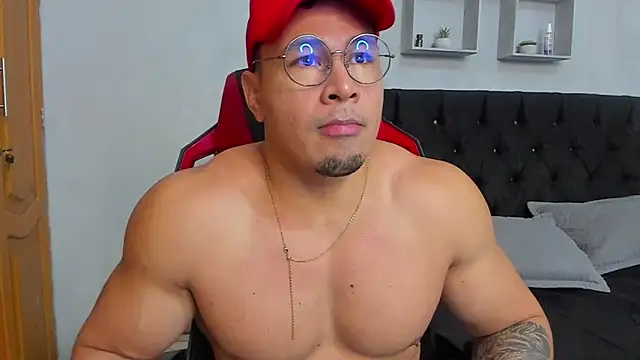 tyler hank01 online show from June 25, 2026, 9:53 pm