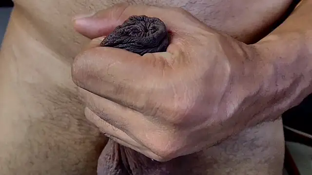 tyler hank01 online show from March 4, 2025, 4:20 pm