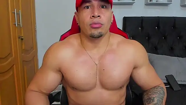 tyler hank01 online show from June 25, 2026, 5:12 am