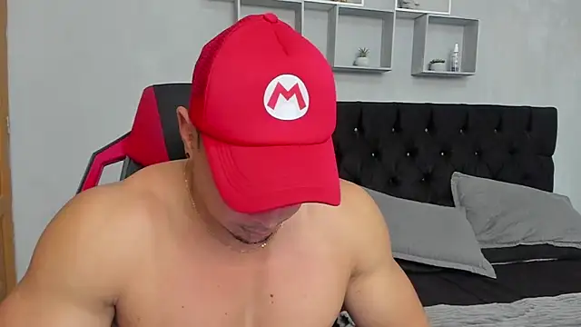 tyler hank01 online show from June 30, 2026, 6:52 pm