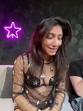 Snapshot of Kiscsillagg chatting on March 29, 2026, 3:35 pm Kiscsillagg online show from March 29, 2026, 3:35 pm