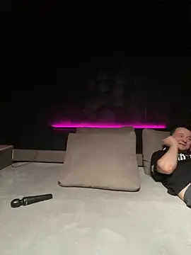 Kiscsillagg online show from March 19, 2025, 6:44 pm