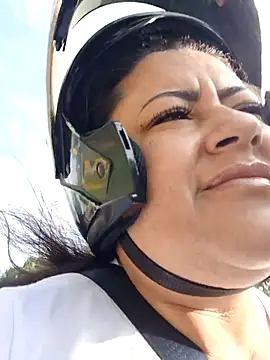 Snapshot of Monseratte21 chatting on December 14, 2025, 1:17 pm Monseratte21 online show from December 14, 2025, 1:17 pm