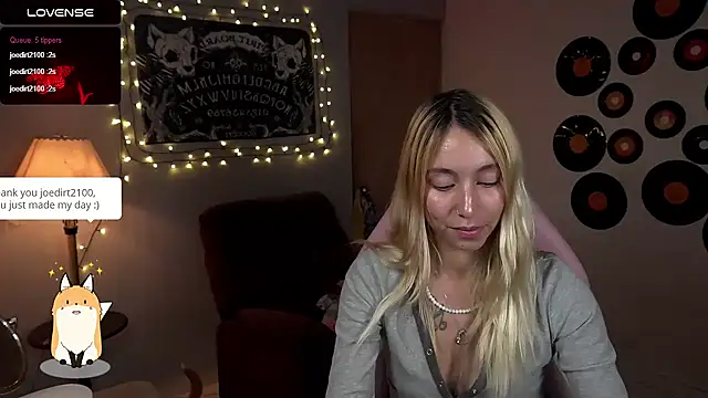 Saucy Jenn online show from March 16, 2025, 4:52 am