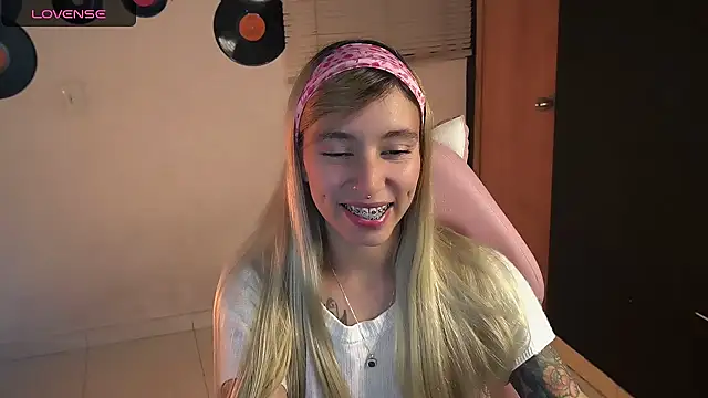 Saucy Jenn online show from May 24, 2026, 11:48 pm
