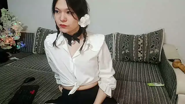 LuxMelys online show from January 27, 2025, 11:54 pm