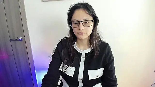 Snapshot of Kyomi_chang chatting on July 4, 2026, 12:43 pm Kyomi chang online show from July 4, 2026, 12:43 pm