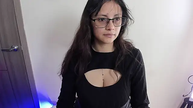 Snapshot of Kyomi_chang chatting on July 1, 2026, 12:38 pm Kyomi chang online show from July 1, 2026, 12:38 pm