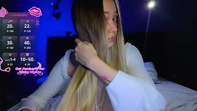 SexyCocobutt online show from January 15, 2026, 1:47 pm