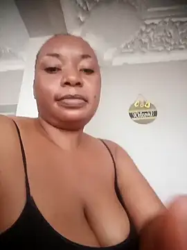 Candylious87 online show from December 20, 2025, 1:36 pm