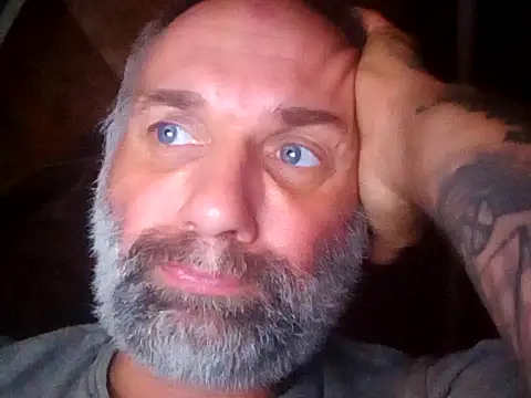 WilliMD82 online show from August 5, 2026, 12:32 pm