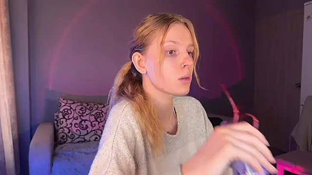 Chanel Gill online show from September 29, 2025, 6:53 am