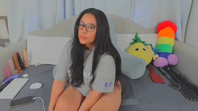 MeghanXO online show from April 21, 2026, 2:01 pm
