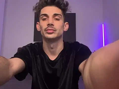 DanielCrush1 online show from January 8, 2025, 10:37 am