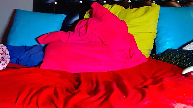 Queenofthenightx online show from October 14, 2025, 7:58 pm