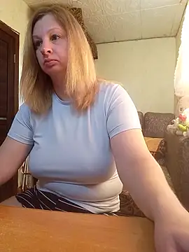 Snapshot of BustyBlond chatting on July 18, 2026, 2:42 am BustyBlond online show from July 18, 2026, 2:42 am
