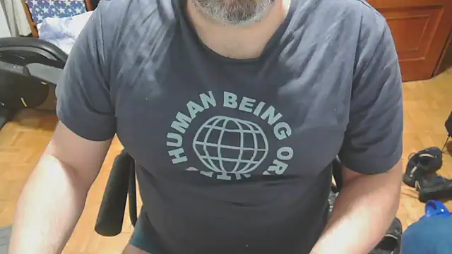 mikeyhotbear online show from September 29, 2025, 6:09 am