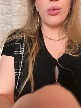 Snapshot of FoxyFrenchy chatting on March 12, 2026, 7:29 pm FoxyFrenchy online show from March 12, 2026, 7:29 pm