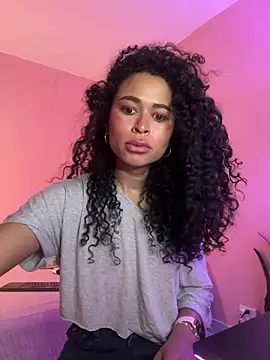 GabriSaenz online show from December 12, 2024, 9:26 pm