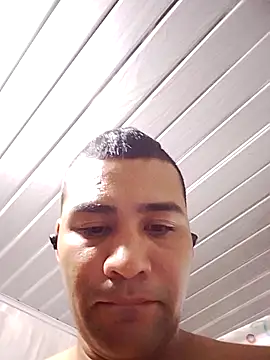 EISONREINA11 online show from December 23, 2025, 4:56 am