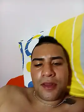 EISONREINA11 online show from November 11, 2025, 4:18 am