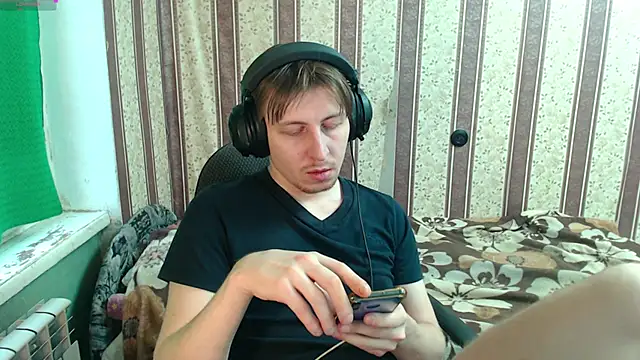 darienlarge online show from November 24, 2025, 12:16 pm