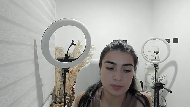 Alexandra ra online show from February 5, 2026, 3:13 am