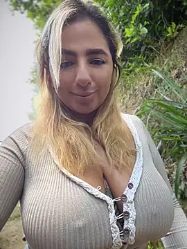 Snapshot of sammyqueenx21 chatting on July 10, 2026, 2:39 pm sammyqueenx21 online show from July 10, 2026, 2:39 pm