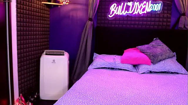 bull vixen2001 online show from July 23, 2026, 11:44 pm