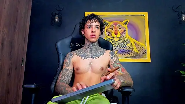 Snapshot of Aron_ford chatting on January 26, 2025, 2:19 pm Aron ford online show from January 26, 2025, 2:19 pm