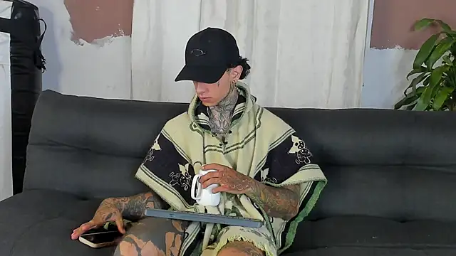 Snapshot of Aron_ford chatting on October 6, 2025, 11:55 am Aron ford online show from October 6, 2025, 11:55 am