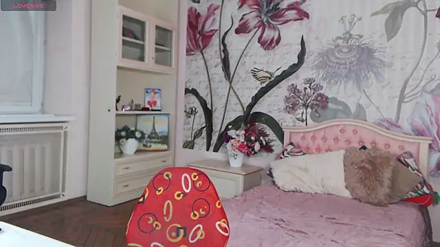 AliciaBow online show from November 10, 2025, 2:22 pm