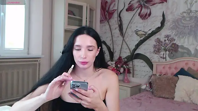 AliciaBow online show from September 8, 2025, 2:27 pm