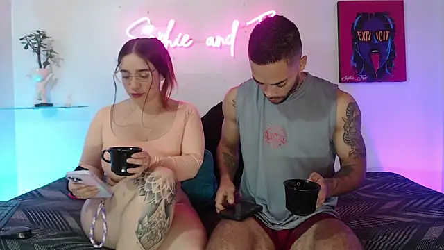 SophieFoxx17 online show from February 5, 2026, 1:07 pm