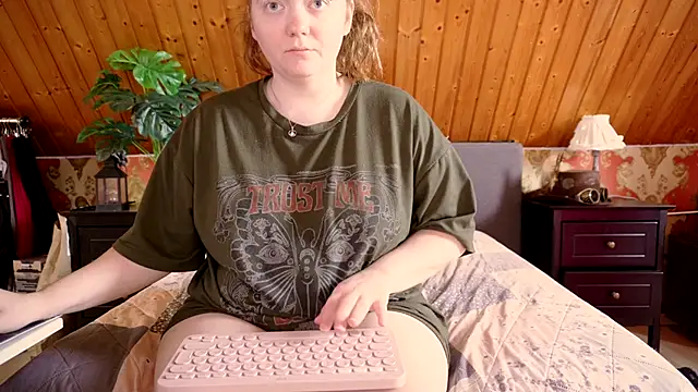 TessaWinter online show from September 17, 2025, 2:19 pm