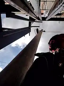  Laary online show from October 6, 2025, 8:53 pm