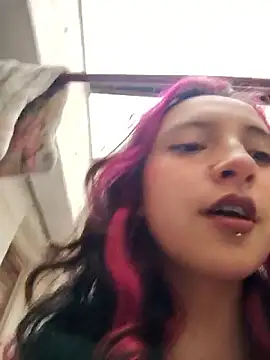  Laary online show from September 23, 2025, 8:49 pm