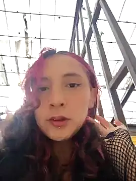  Laary online show from September 8, 2025, 8:41 pm