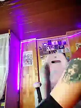  Laary online show from December 18, 2024, 11:30 pm