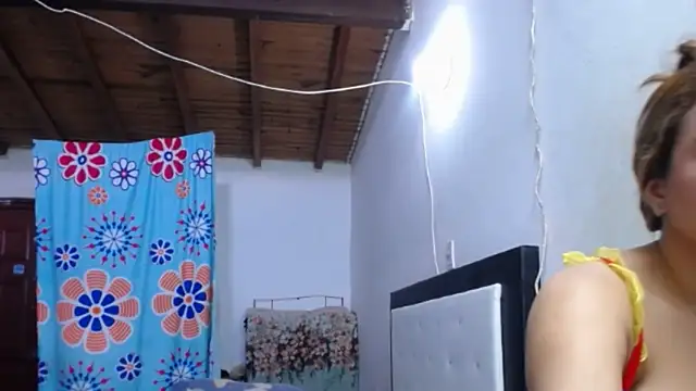 Nicolle Milf online show from November 15, 2025, 7:07 pm