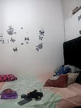 Nicolle Milf online show from September 26, 2025, 6:37 pm