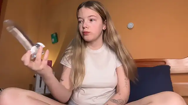 -veranito- online show from October 3, 2025, 3:09 am