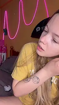 Snapshot of -veranito- chatting on May 22, 2026, 3:04 am -veranito- online show from May 22, 2026, 3:04 am