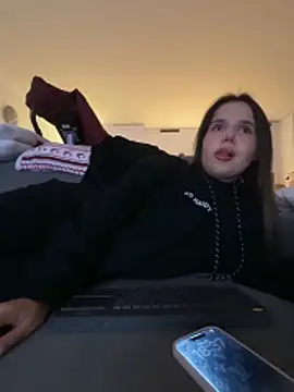 Snapshot of TheCinderella chatting on March 9, 2026, 5:38 pm TheCinderella online show from March 9, 2026, 5:38 pm