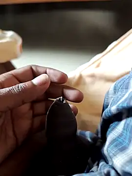 malluflash online show from November 11, 2025, 5:24 am