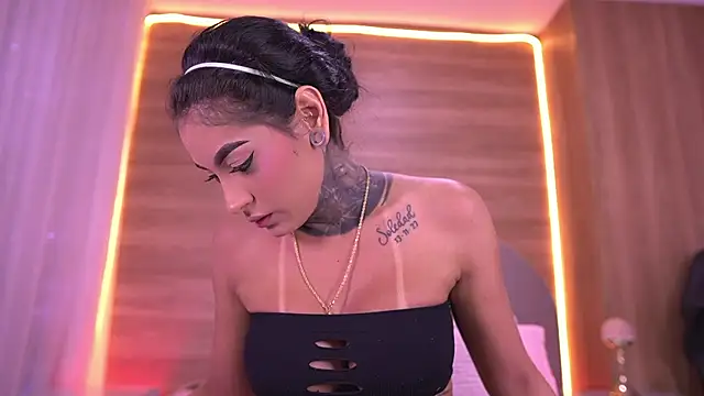 danna berlin  online show from June 5, 2026, 7:19 pm