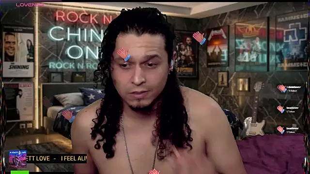 Snapshot of chino_roz chatting on June 15, 2026, 10:59 am chino roz online show from June 15, 2026, 10:59 am