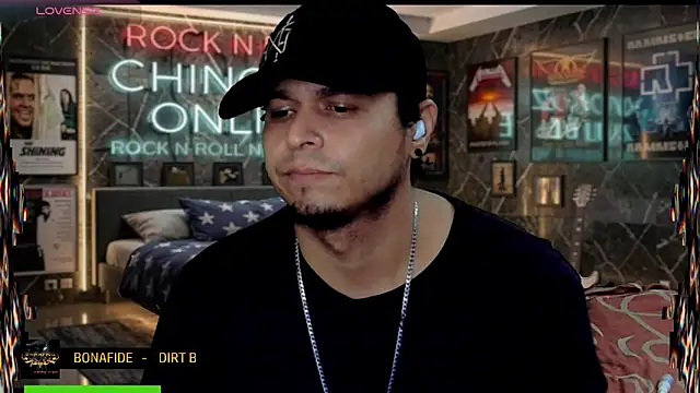 Snapshot of chino_roz chatting on June 11, 2026, 11:57 pm chino roz online show from June 11, 2026, 11:57 pm